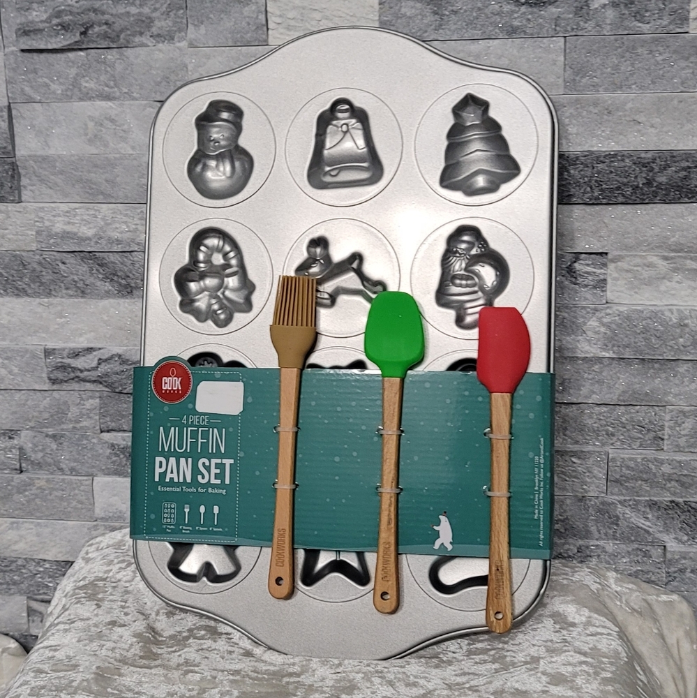 Christmas Muffin 4 Piece Pan Set